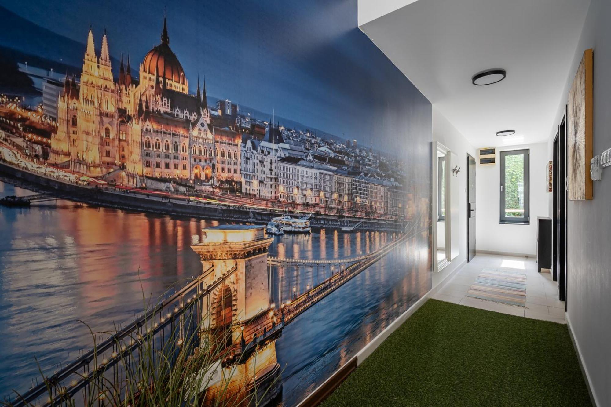 Center Wellness - Pool-gym-parking *