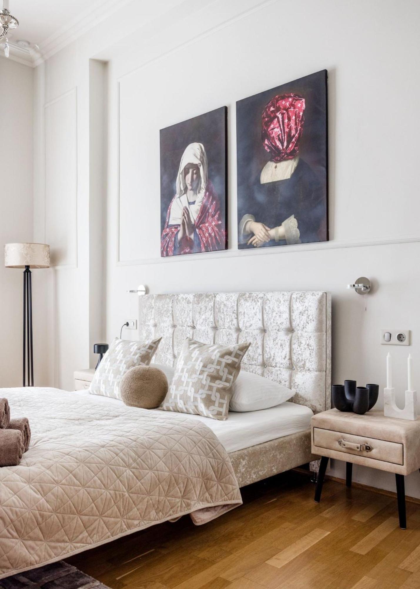 Timeless Elegant By Opera House *