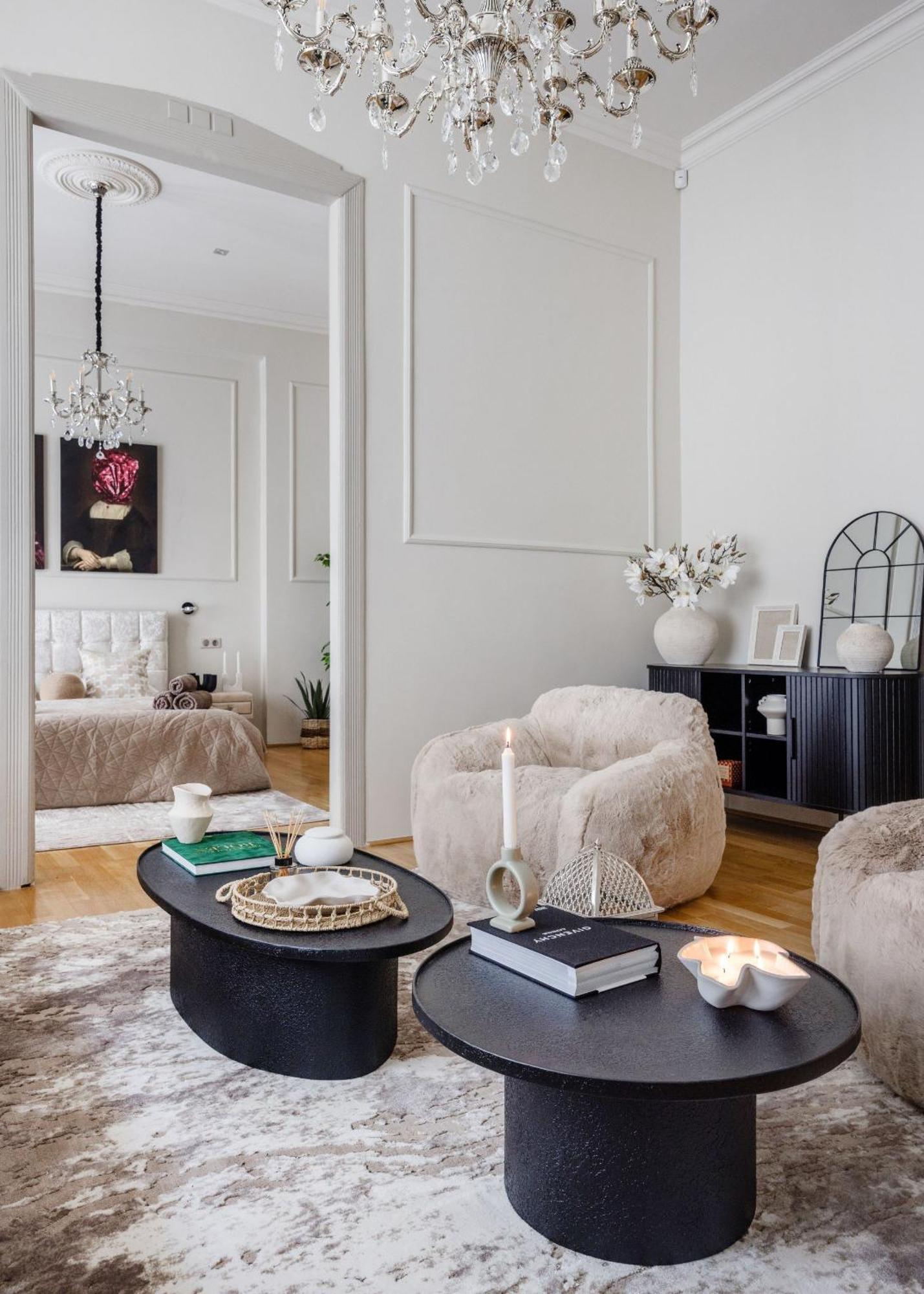 Timeless Elegant By Opera House Apartment *