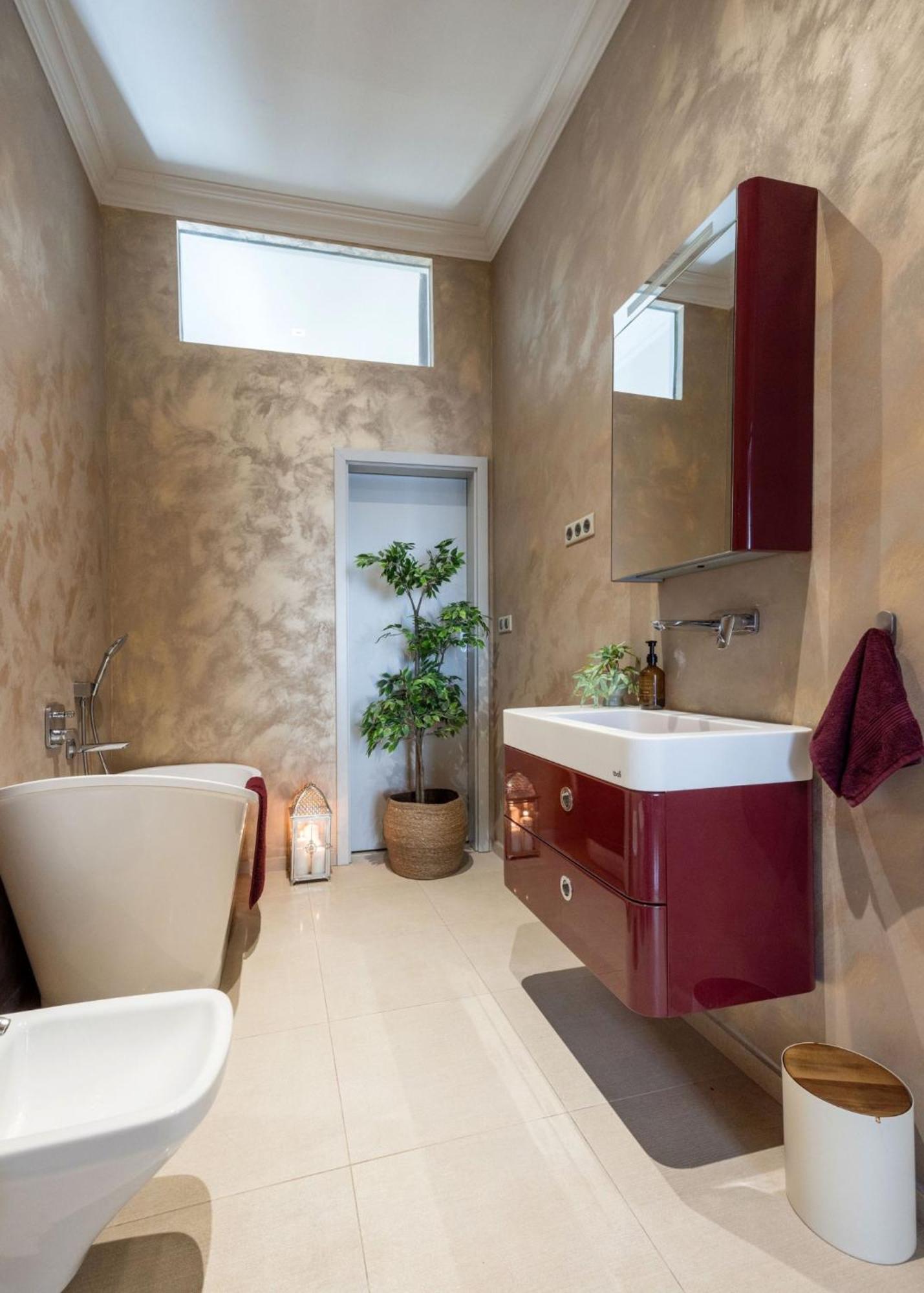 Timeless Elegant By Opera House *
