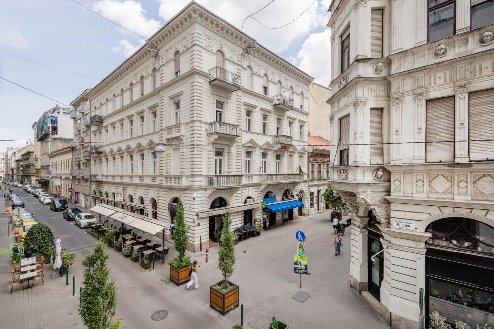 Timeless Elegant By Opera House * Budapest