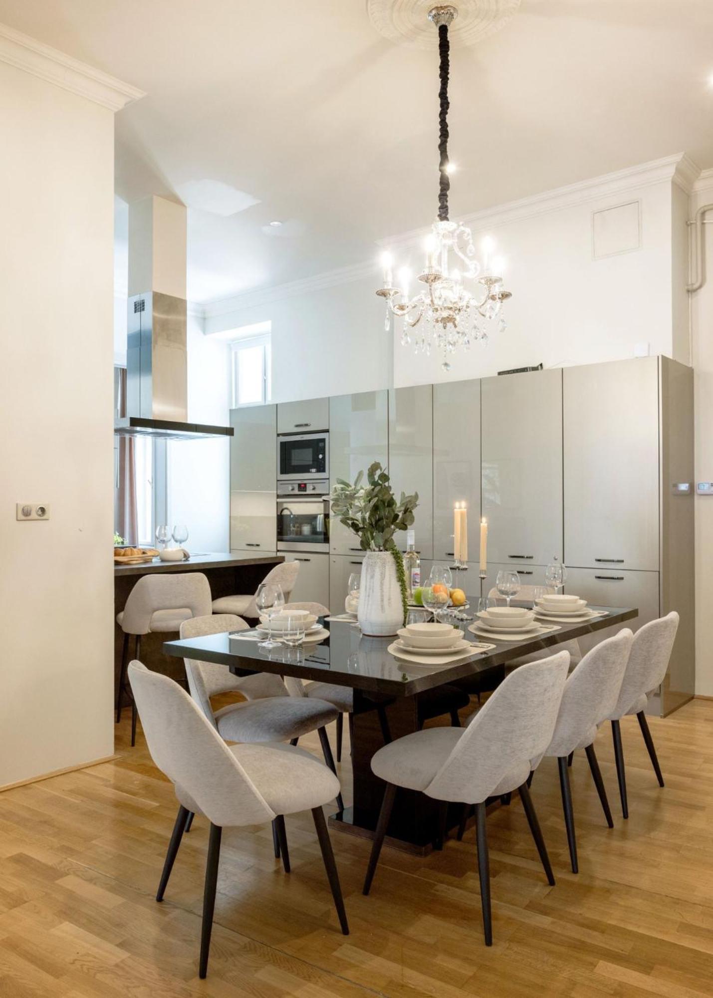 Apartment Timeless Elegant By Opera House