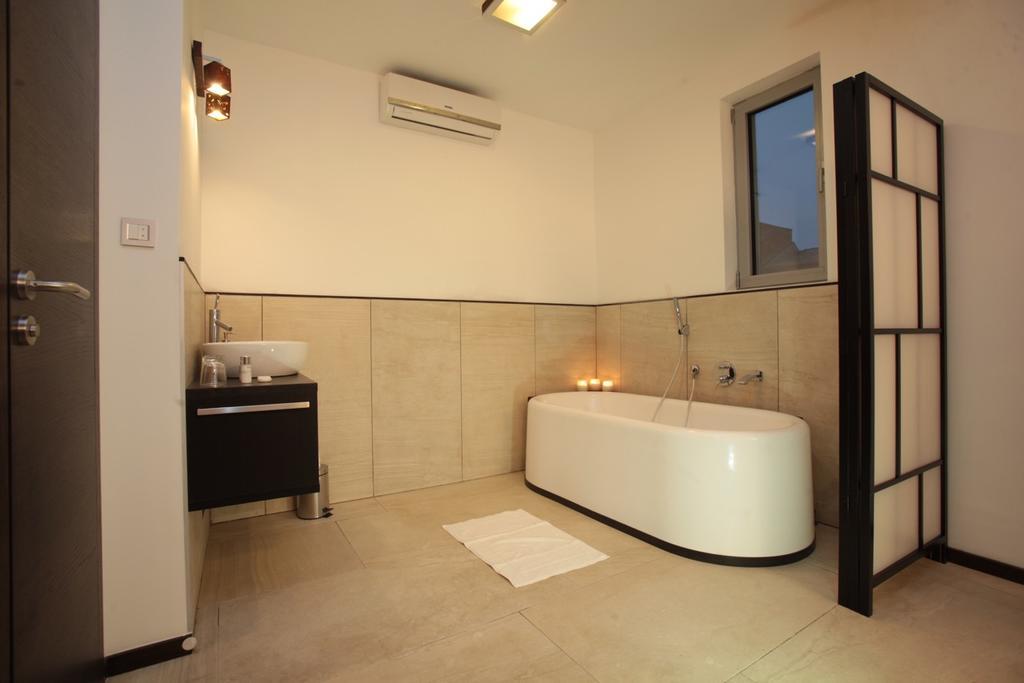Parliament Penthouse Boutique 4*