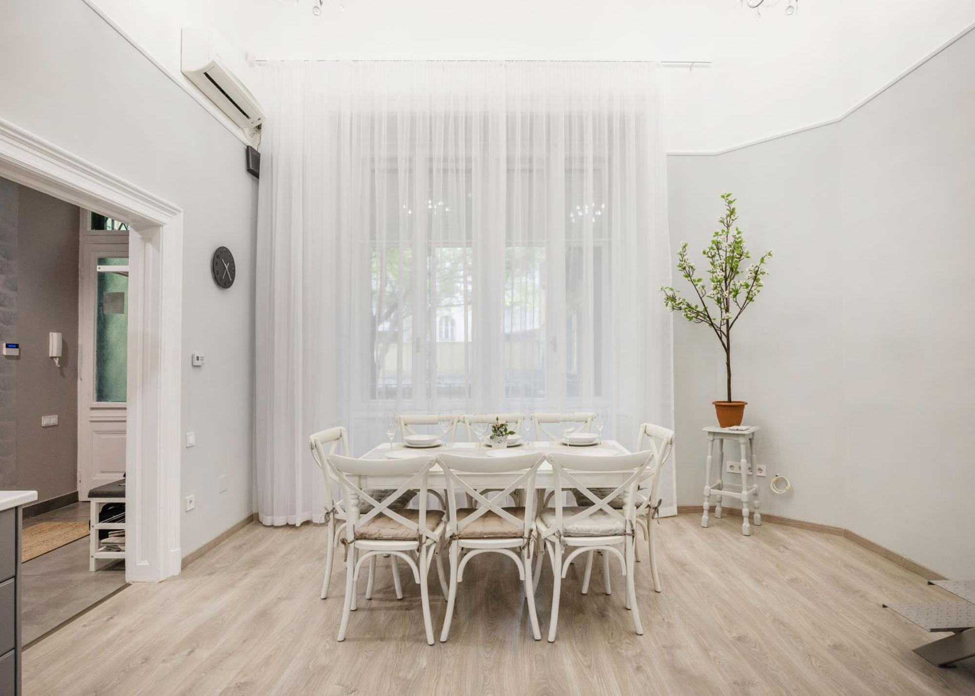 Apartament Spacious And Charming In The Centre