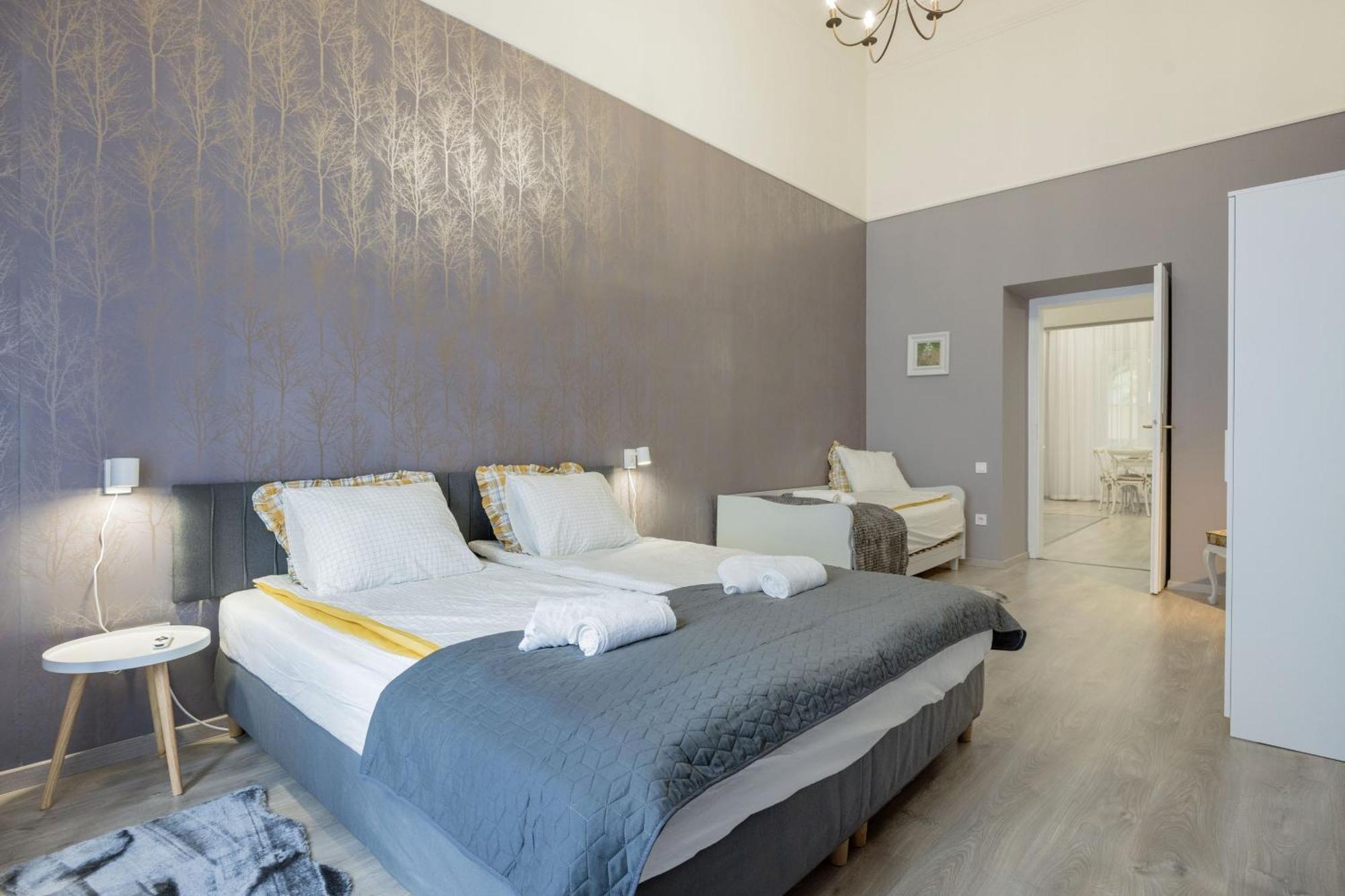 Spacious And Charming In The Centre Apartament