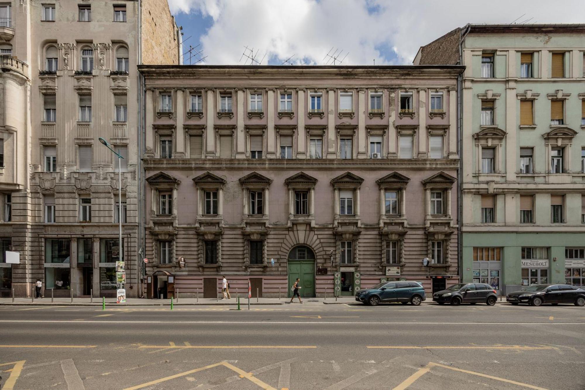 Spacious And Charming In The Centre Apartament