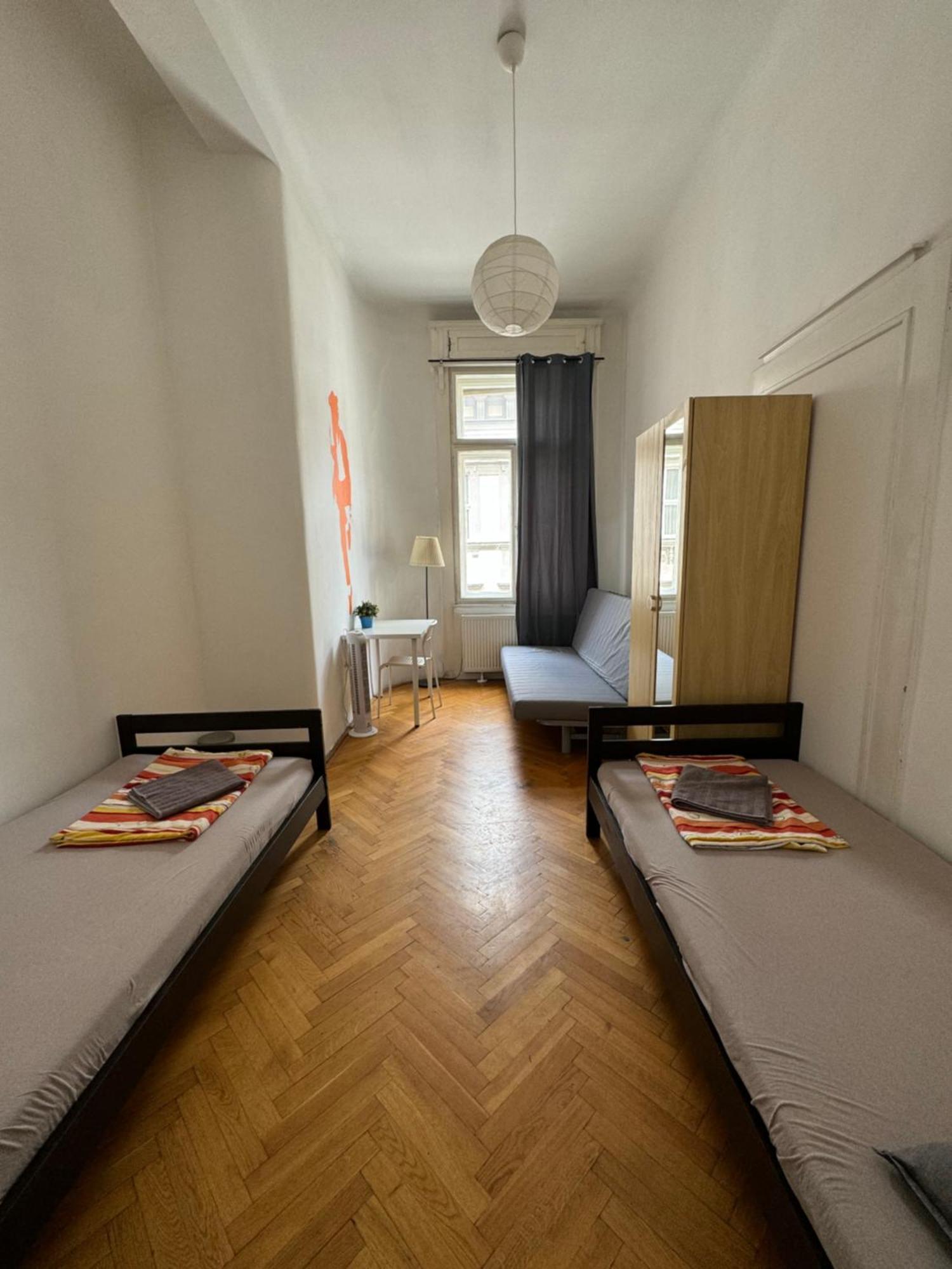Boomerang * Budapest