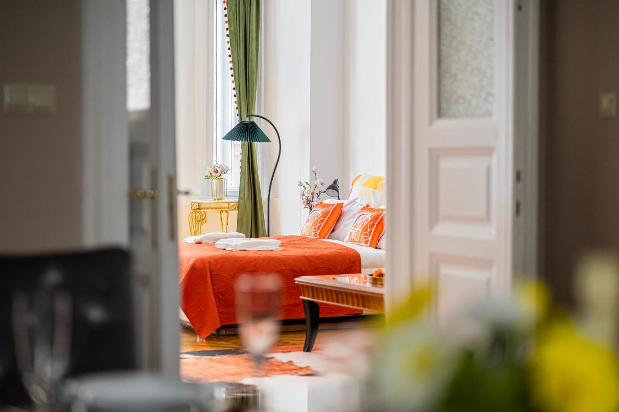 Apartment Unique At Chain Bridge With Danube View