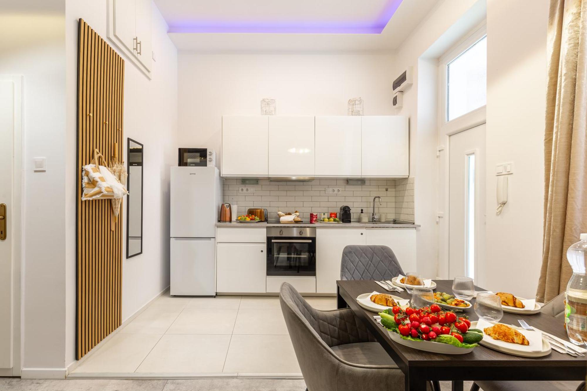 Good Vibes By Stn * Budapest