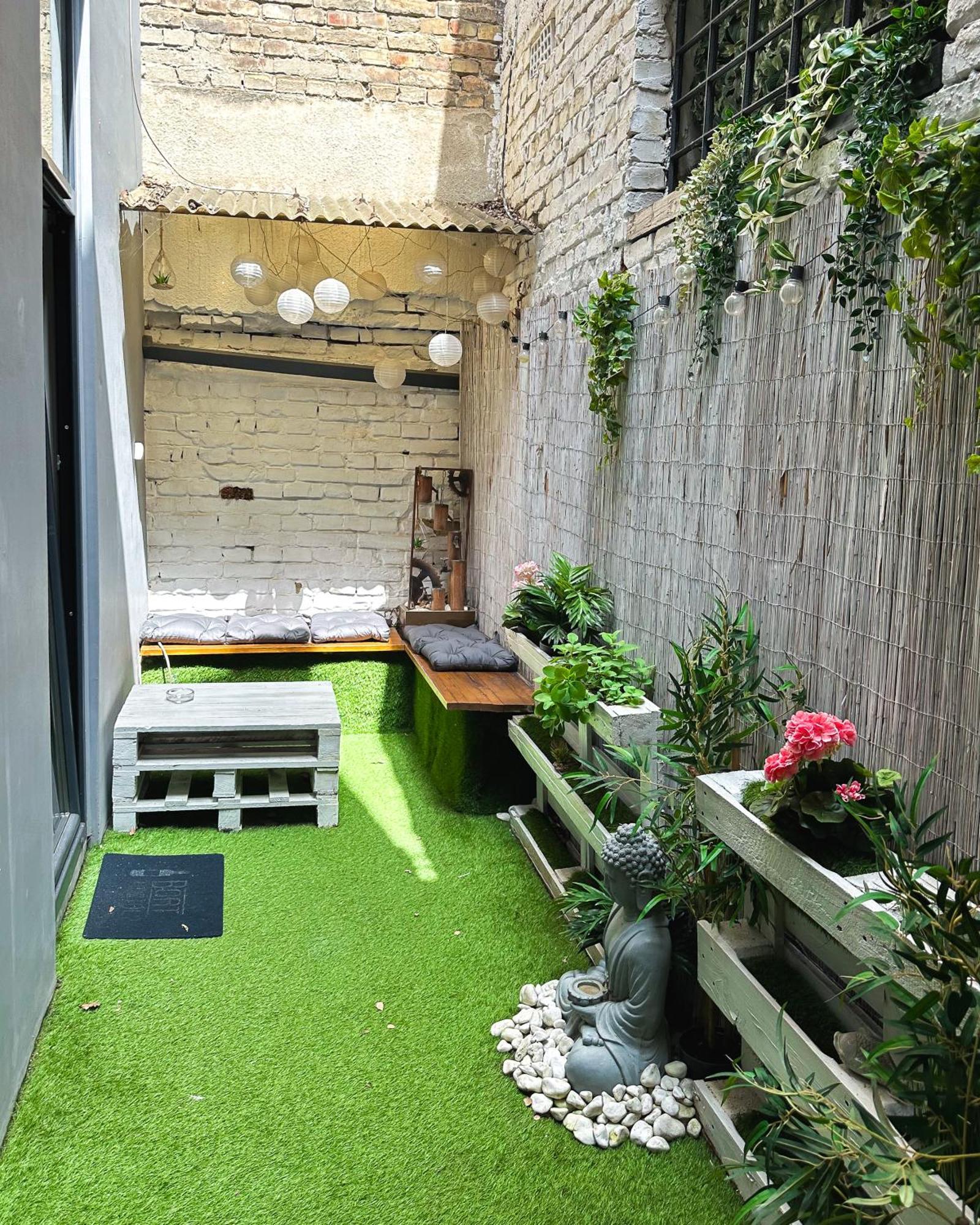 Urban With Private Garden Near Andrassy Budapest