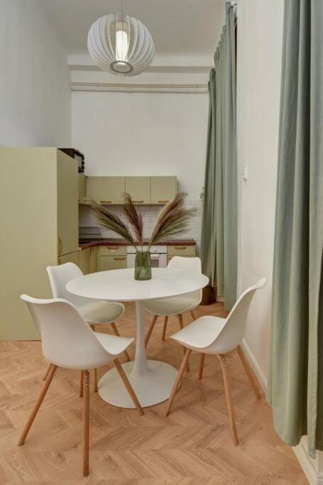 Lovely 3 Bedrooms In The Jewish Quarter Budapest