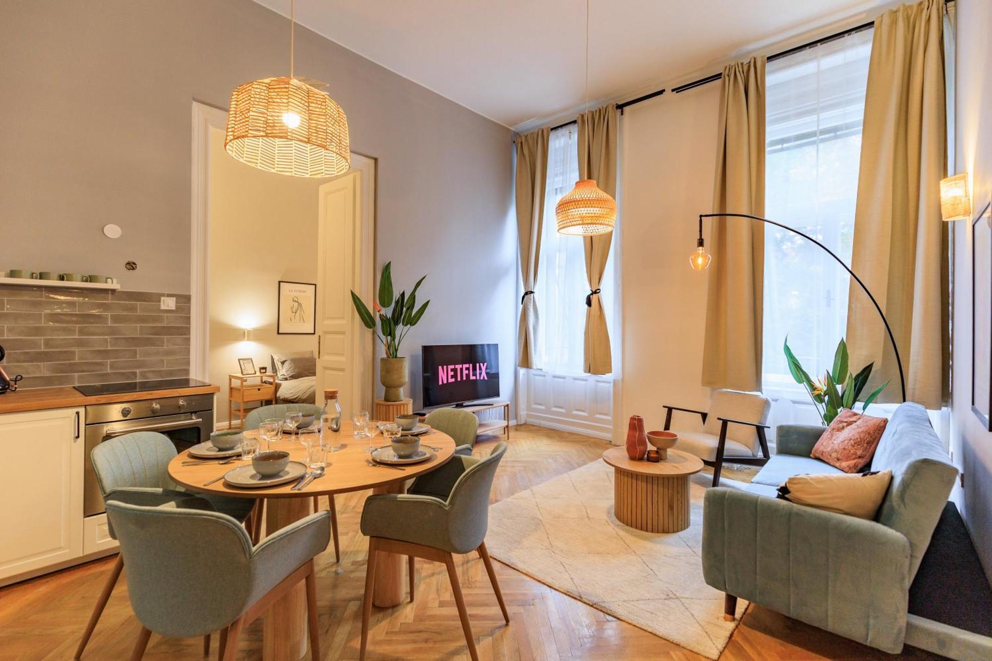 Designer 2 Bedroom Flat Apartament *
