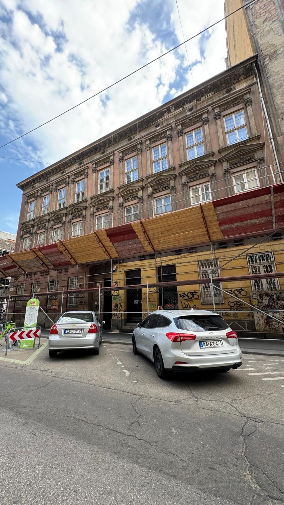 The 5-bedroom Downtown *