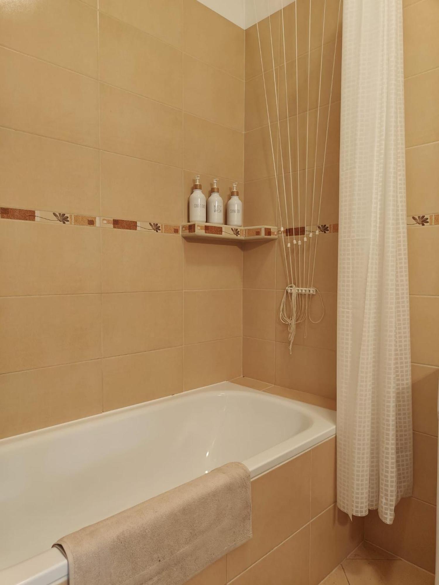 - Free Garage, Ac, Wi-fi, Balcony, Electric Blinds *