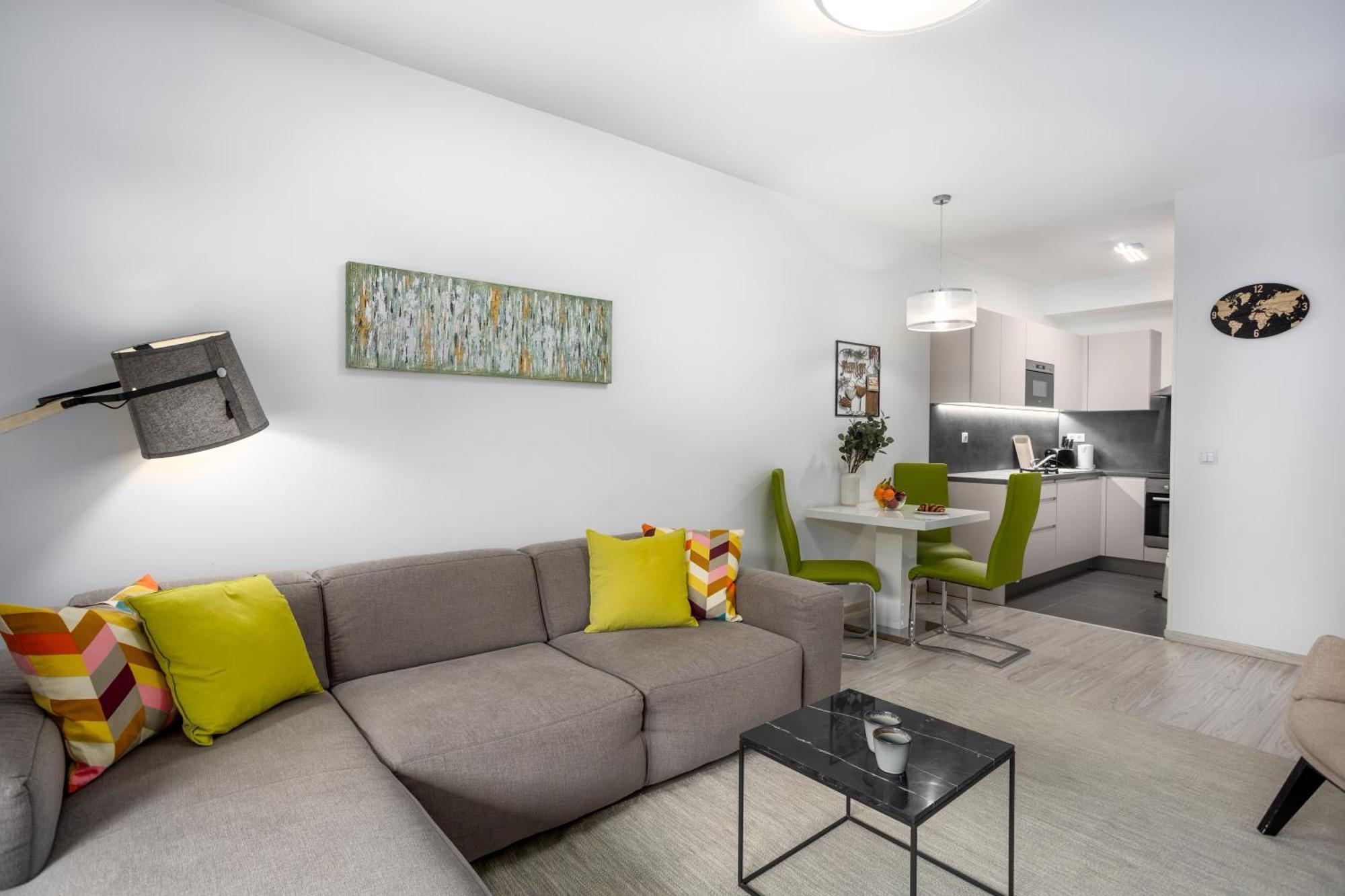 Luxury Atrium Residences Apartman