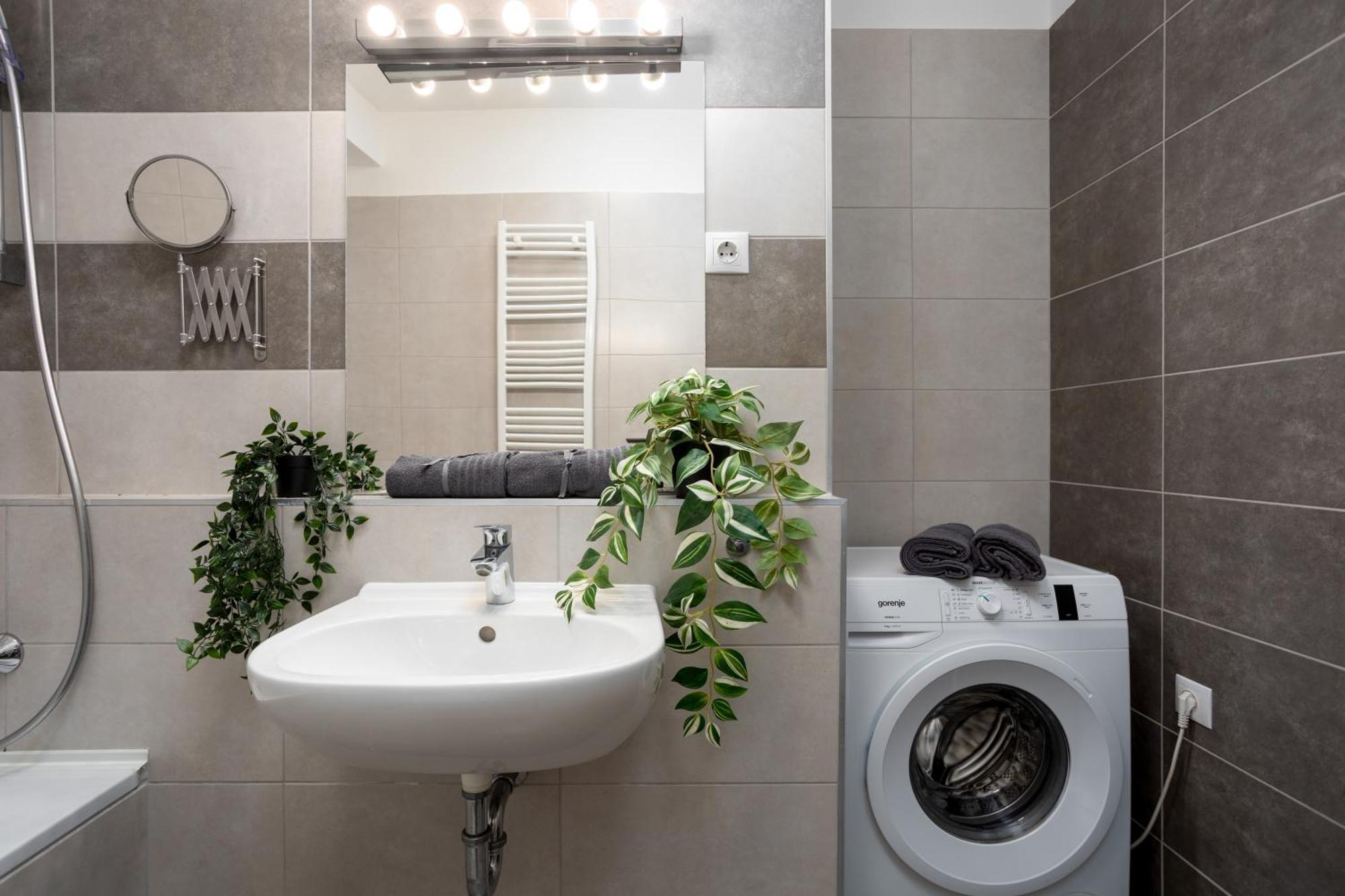 Luxury Atrium Residences Apartman