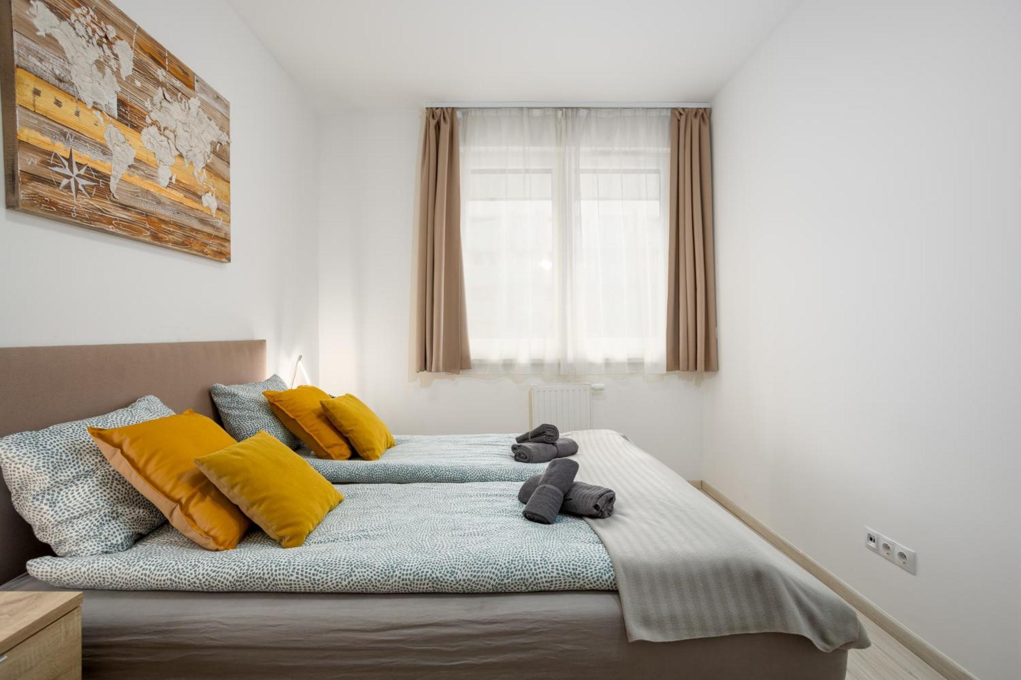 Apartment Luxury Atrium Residences