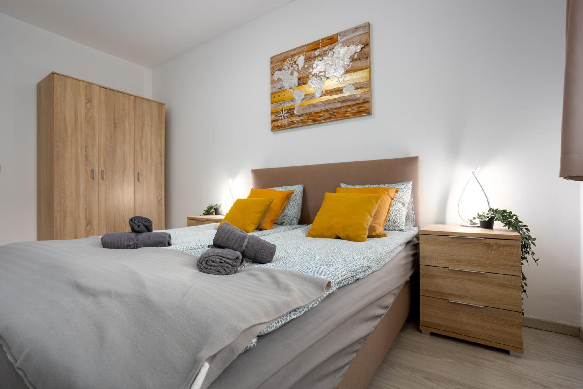 Luxury Atrium Residences Apartman *
