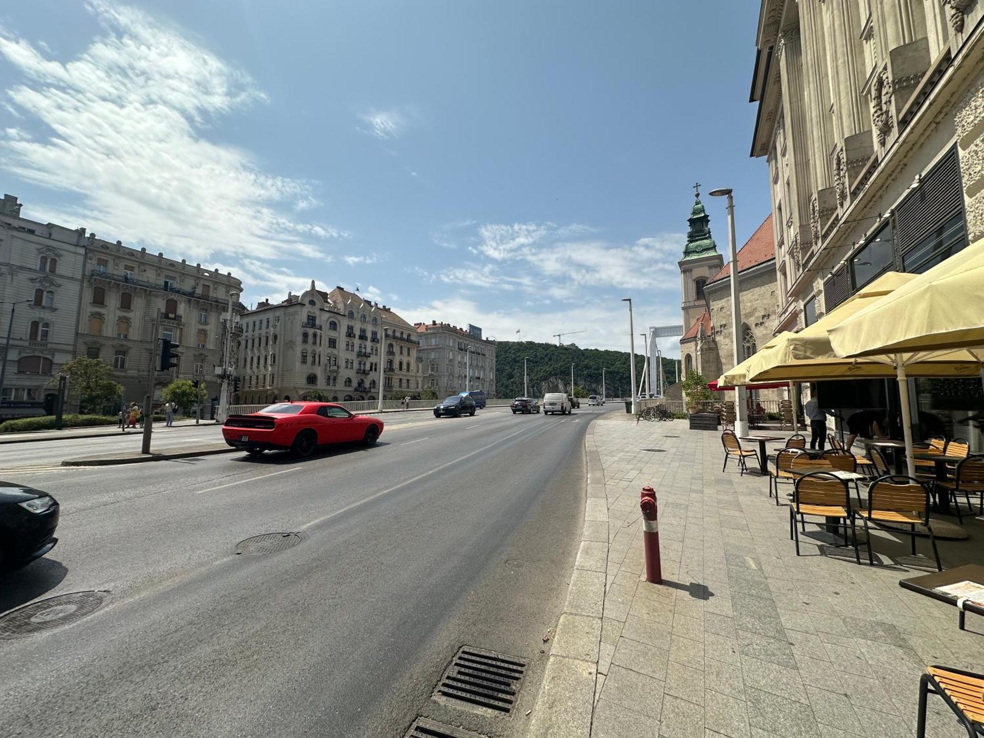 Apartamento Bright Apartment In The Most Beautiful Street Of Budapest Vaci Street, Fashion Street Budapest