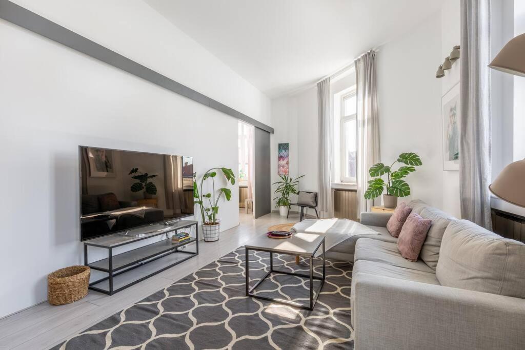 Apartamento Quaint And Cozy 2-br In The Center *