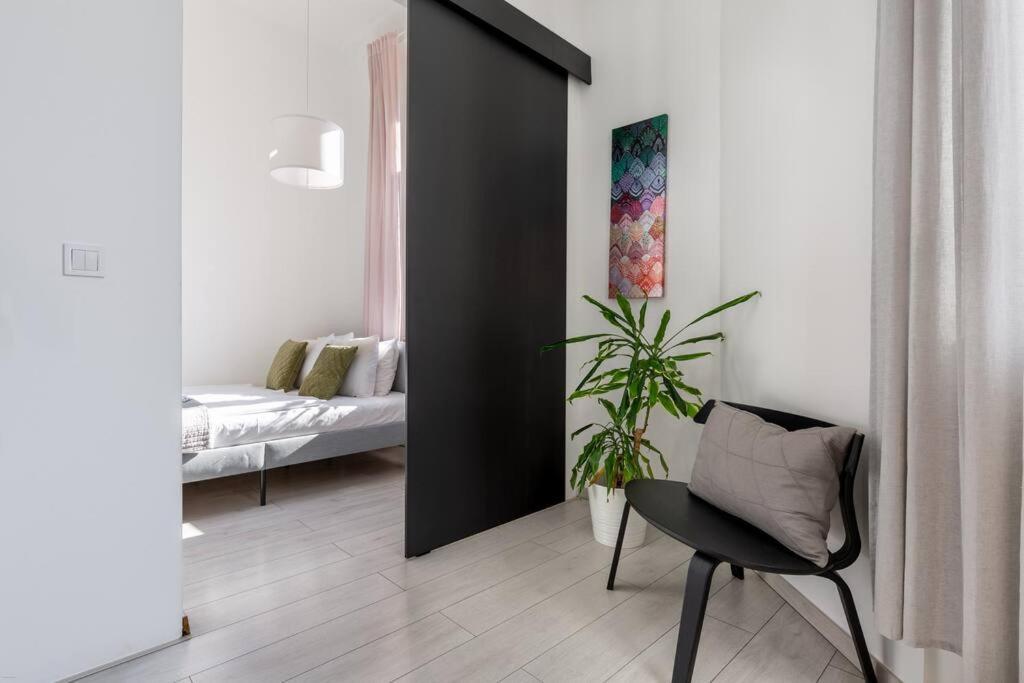 Quaint And Cozy 2-br In The Center * Budapest