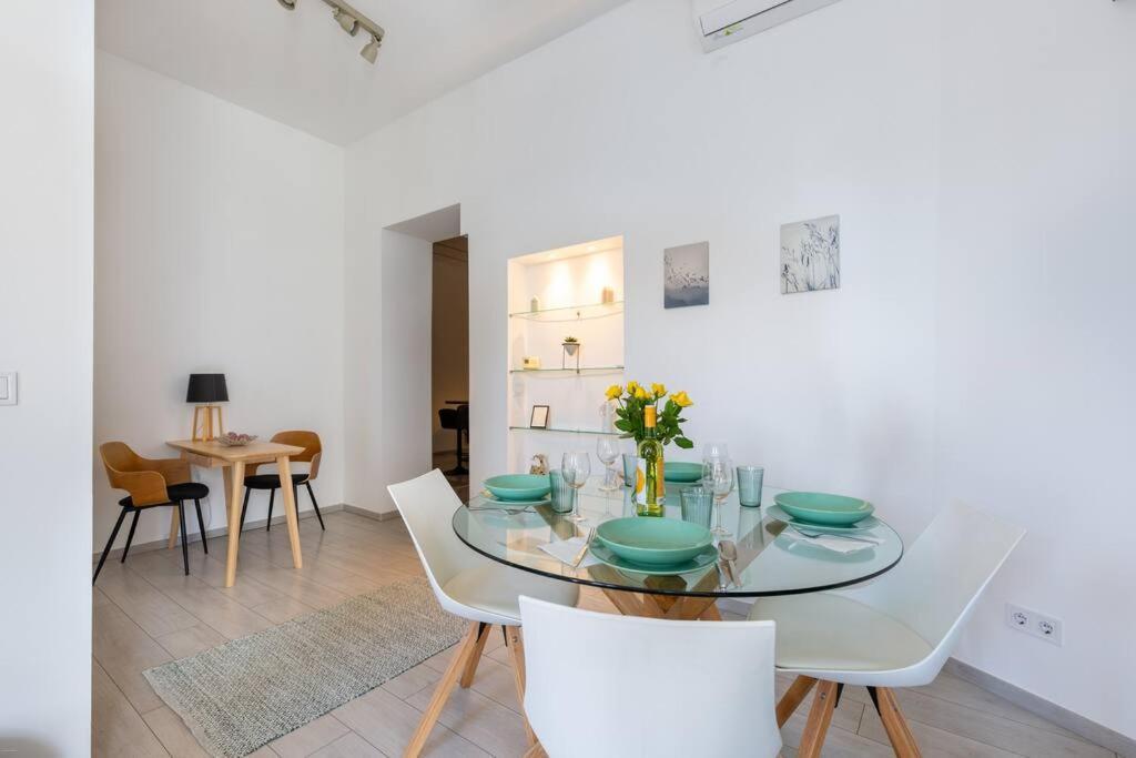 Quaint And Cozy 2-br In The Center