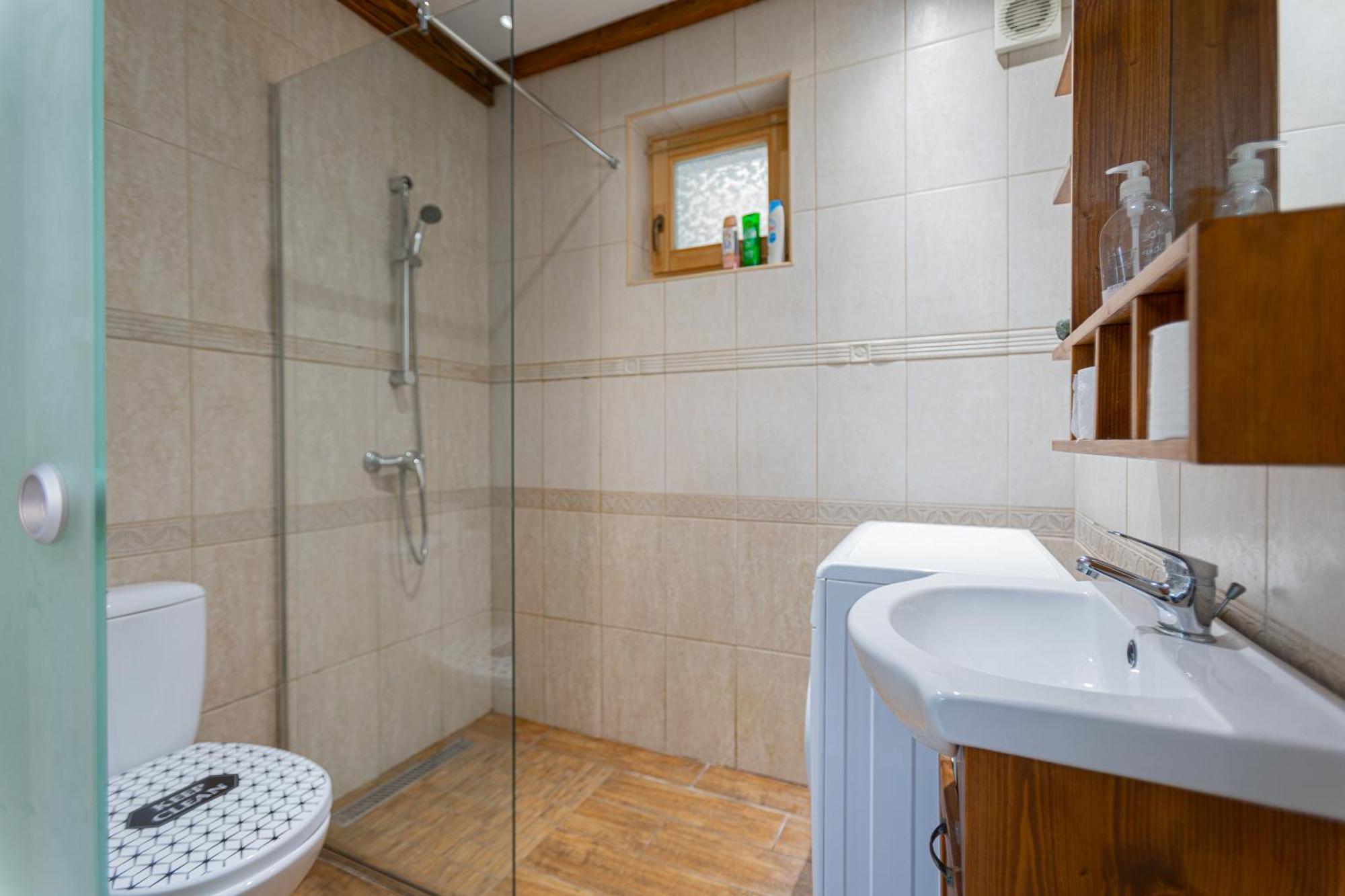 Lejlighed Cosy Flat With Balcony