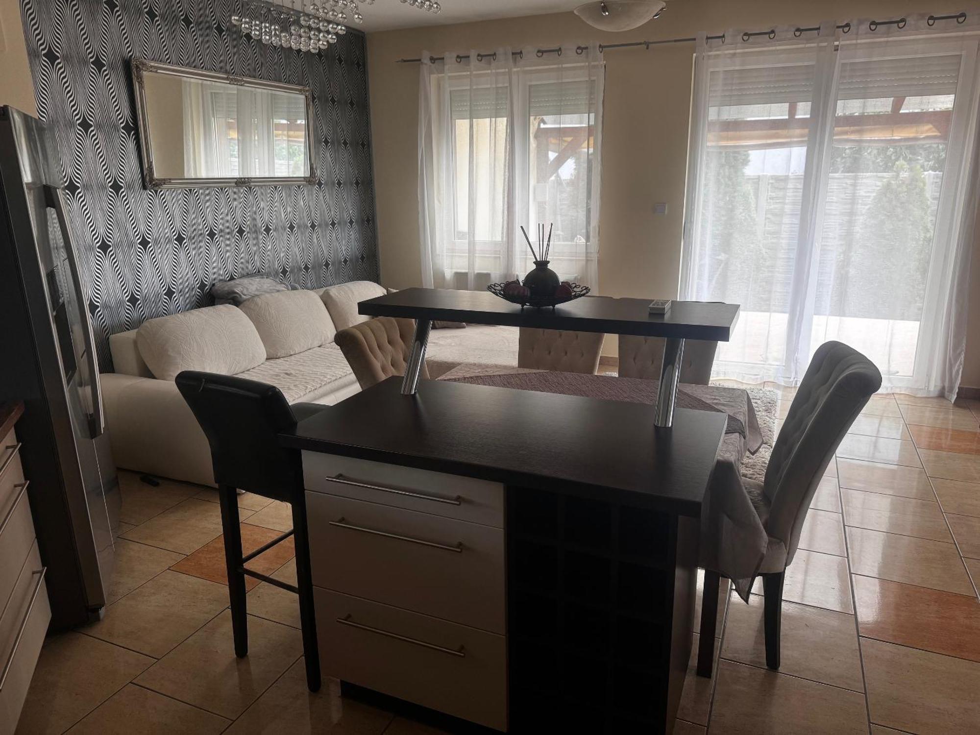 Apartment Airport Road/repter Koezeli Haz Privat Parkoloval Budapest