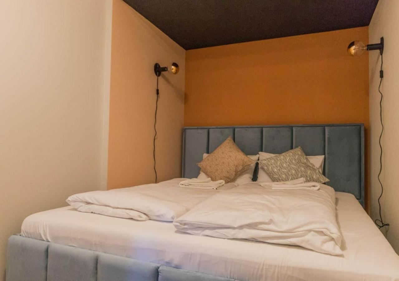 True Gem Downtown Next To Synagogue And Gozsdu Garden Area Lejlighed *