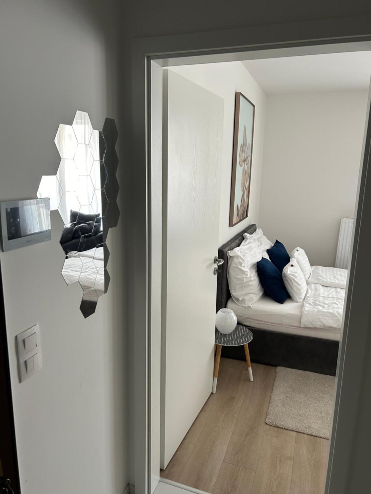 West Budapest-edge Of Downtown-free Parking *