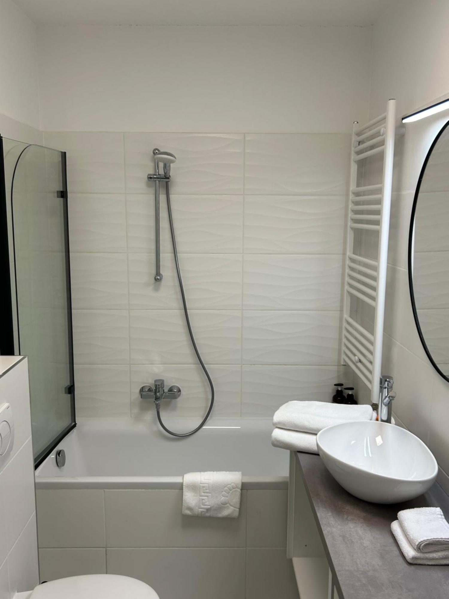 West Budapest-edge Of Downtown-free Parking * Budapest