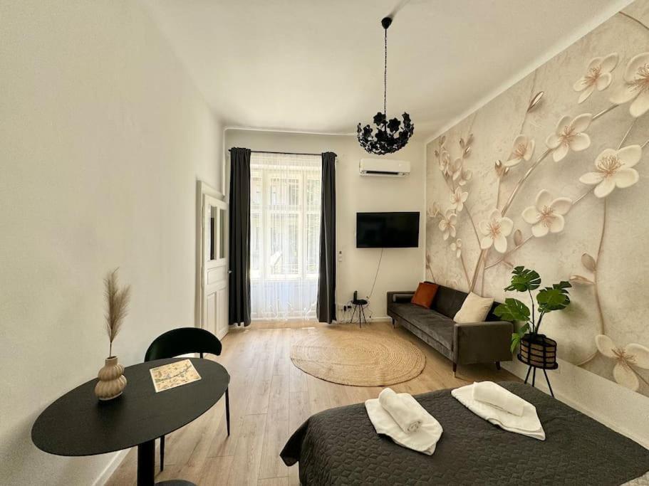 Apartament New Downtown With Hydromassage Shower, Terrace & Ac