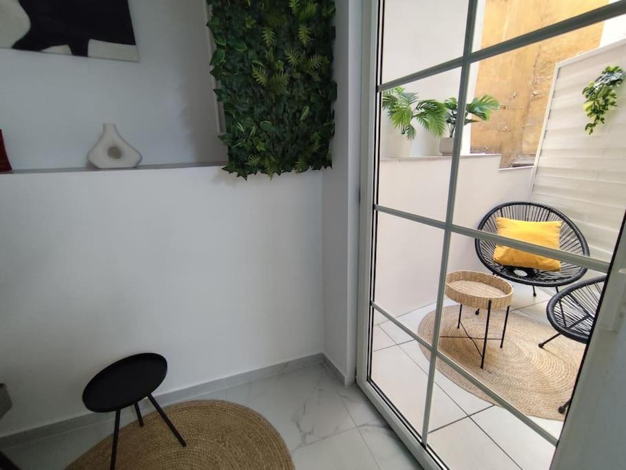 New Downtown With Hydromassage Shower, Terrace & Ac Apartmán *