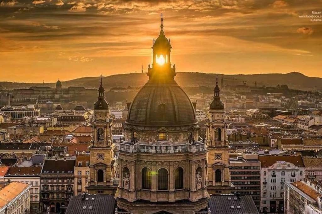 New Downtown With Hydromassage Shower, Terrace & Ac Apartment Budapest