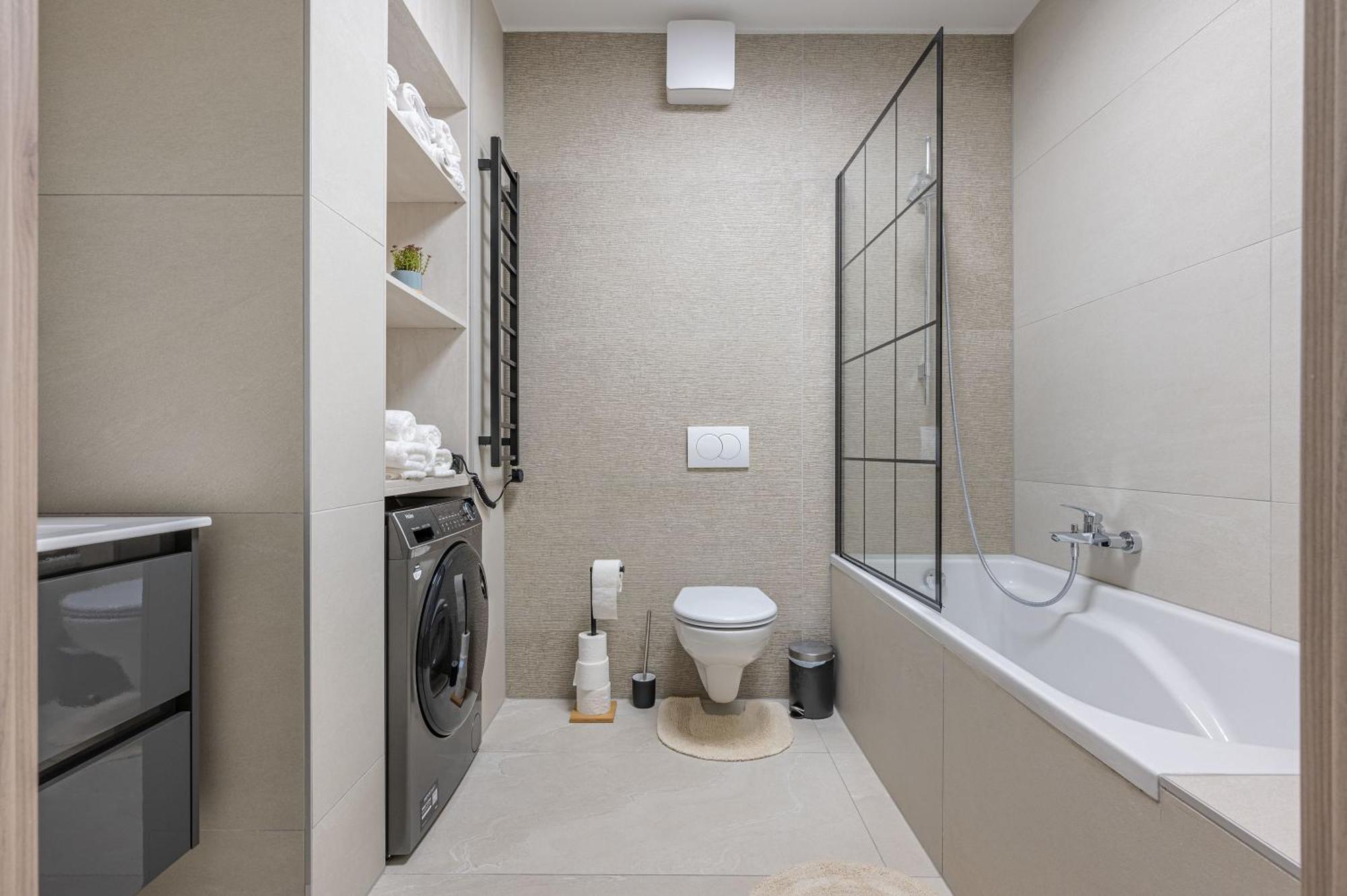 3 Bedroom W Garage And Balcony * Budapest