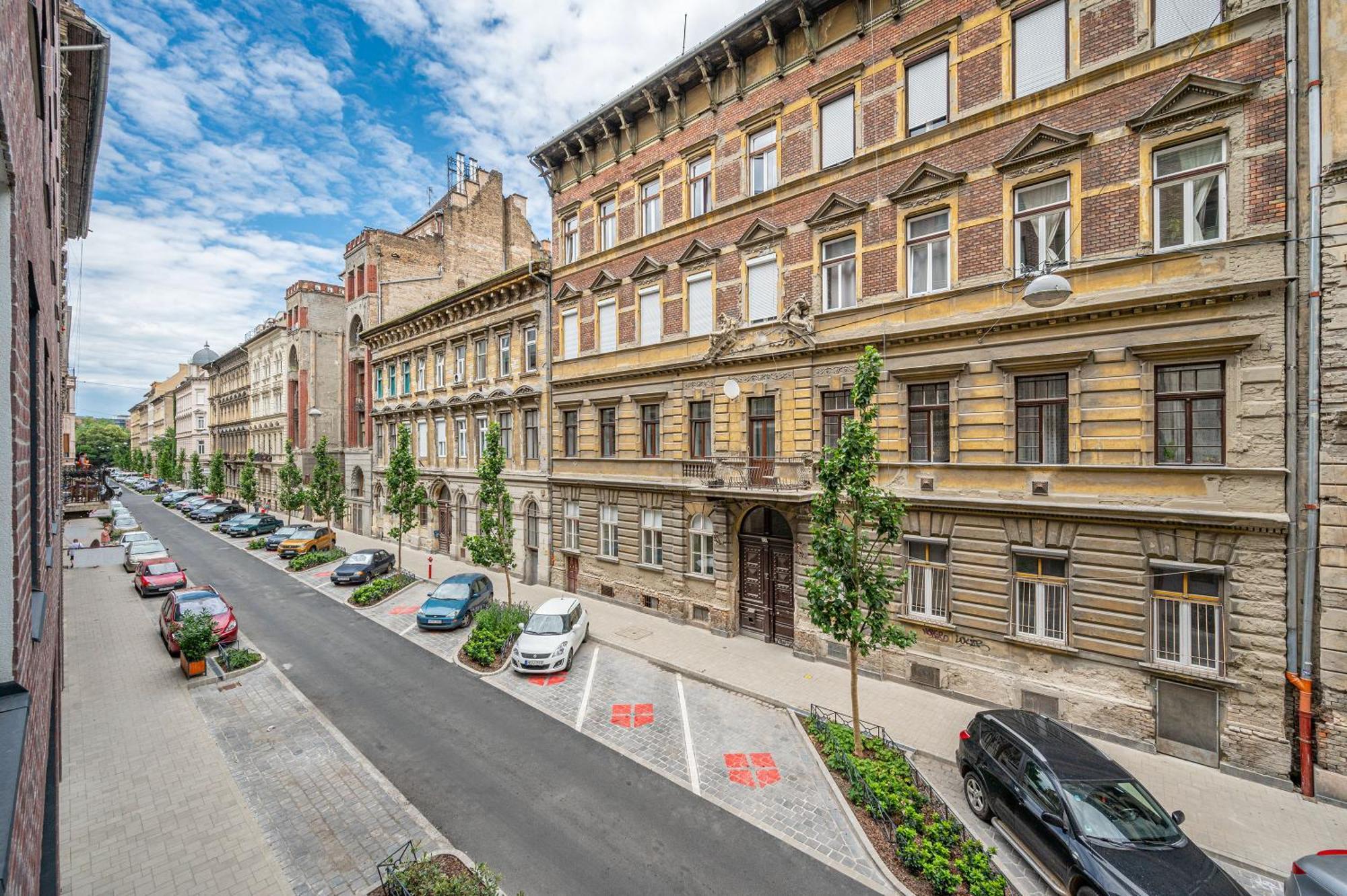 Appartement 3 Bedroom W Garage And Balcony *