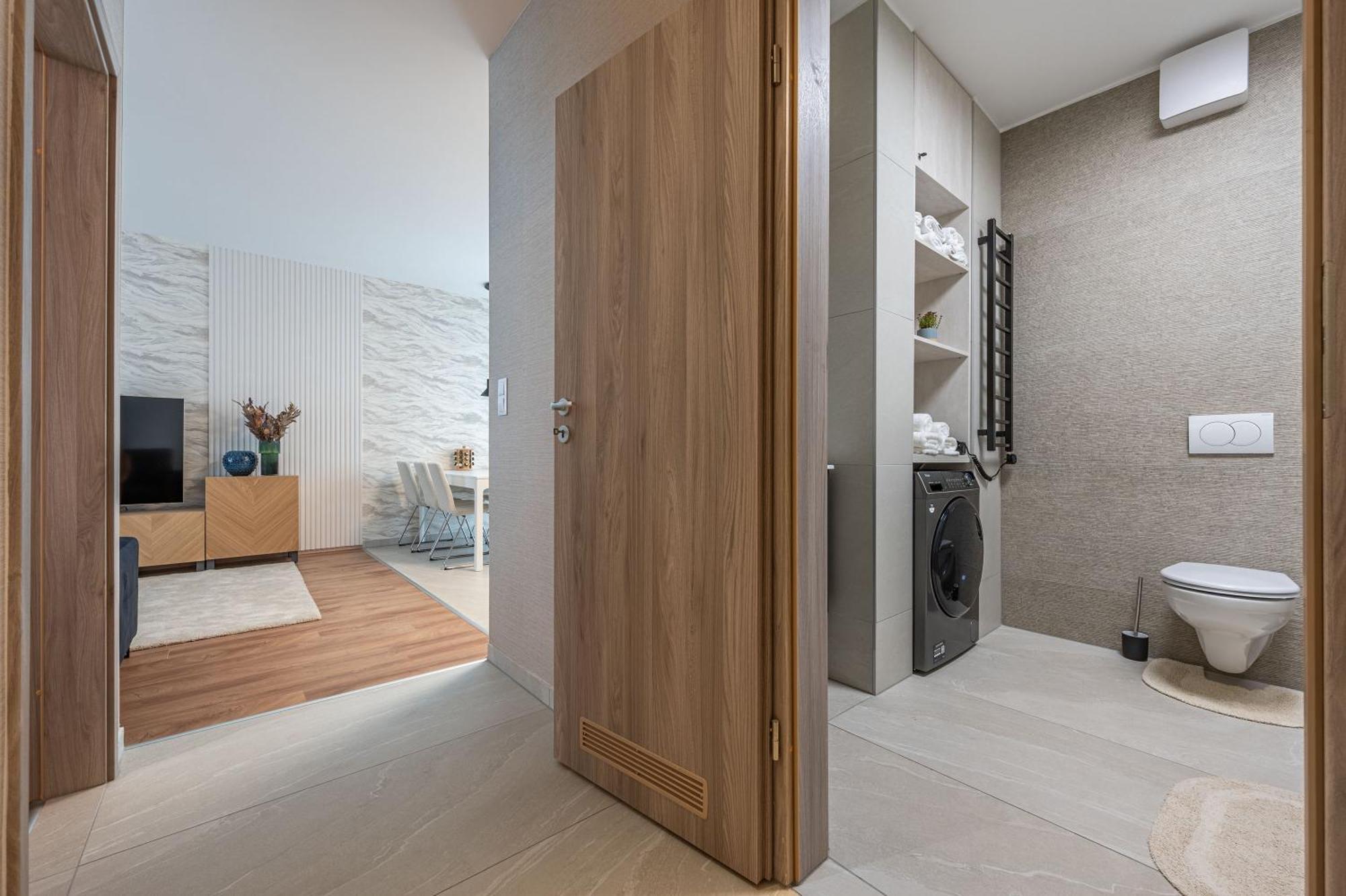 3 Bedroom W Garage And Balcony * Budapest