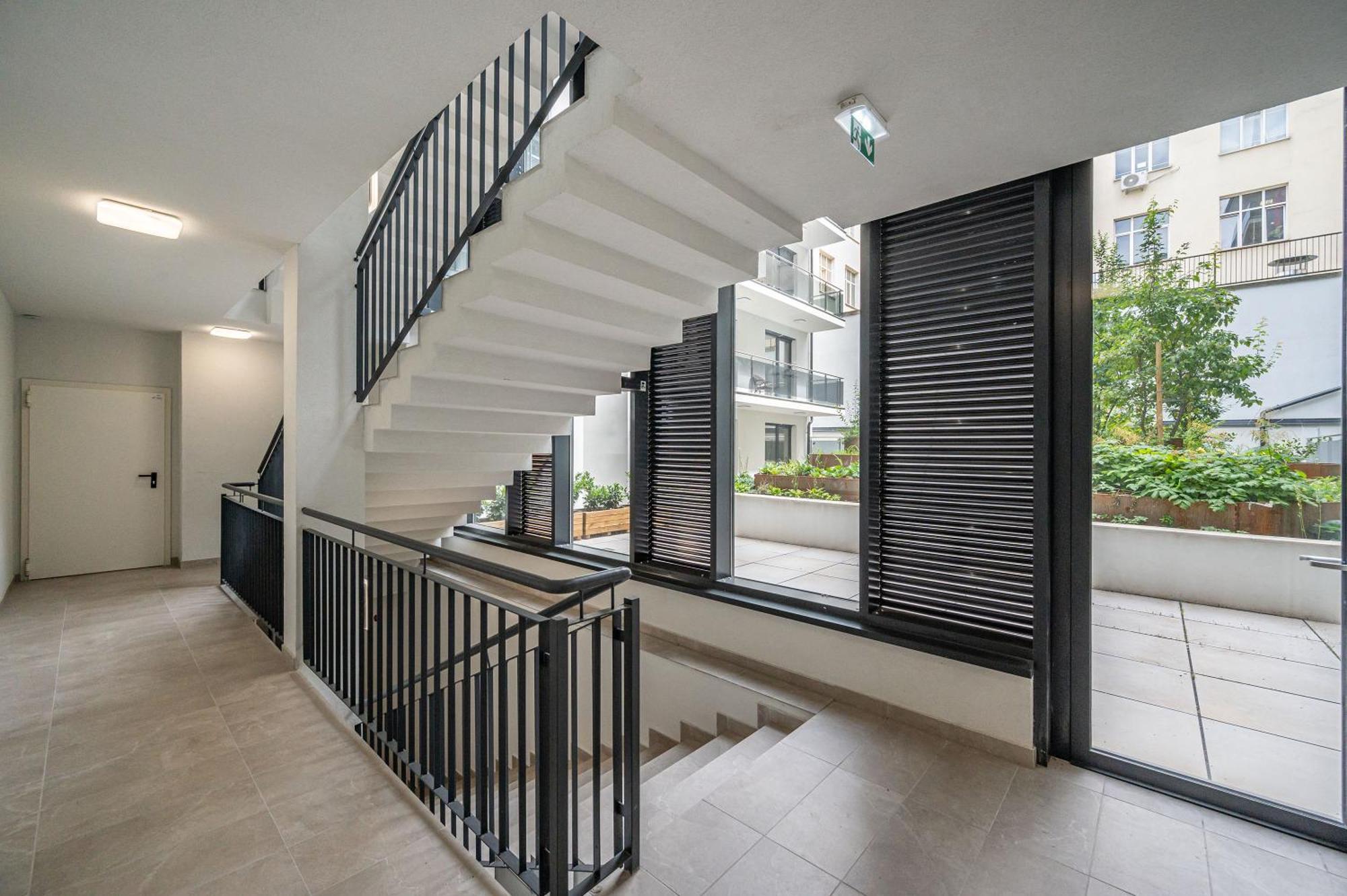 Appartement 3 Bedroom W Garage And Balcony