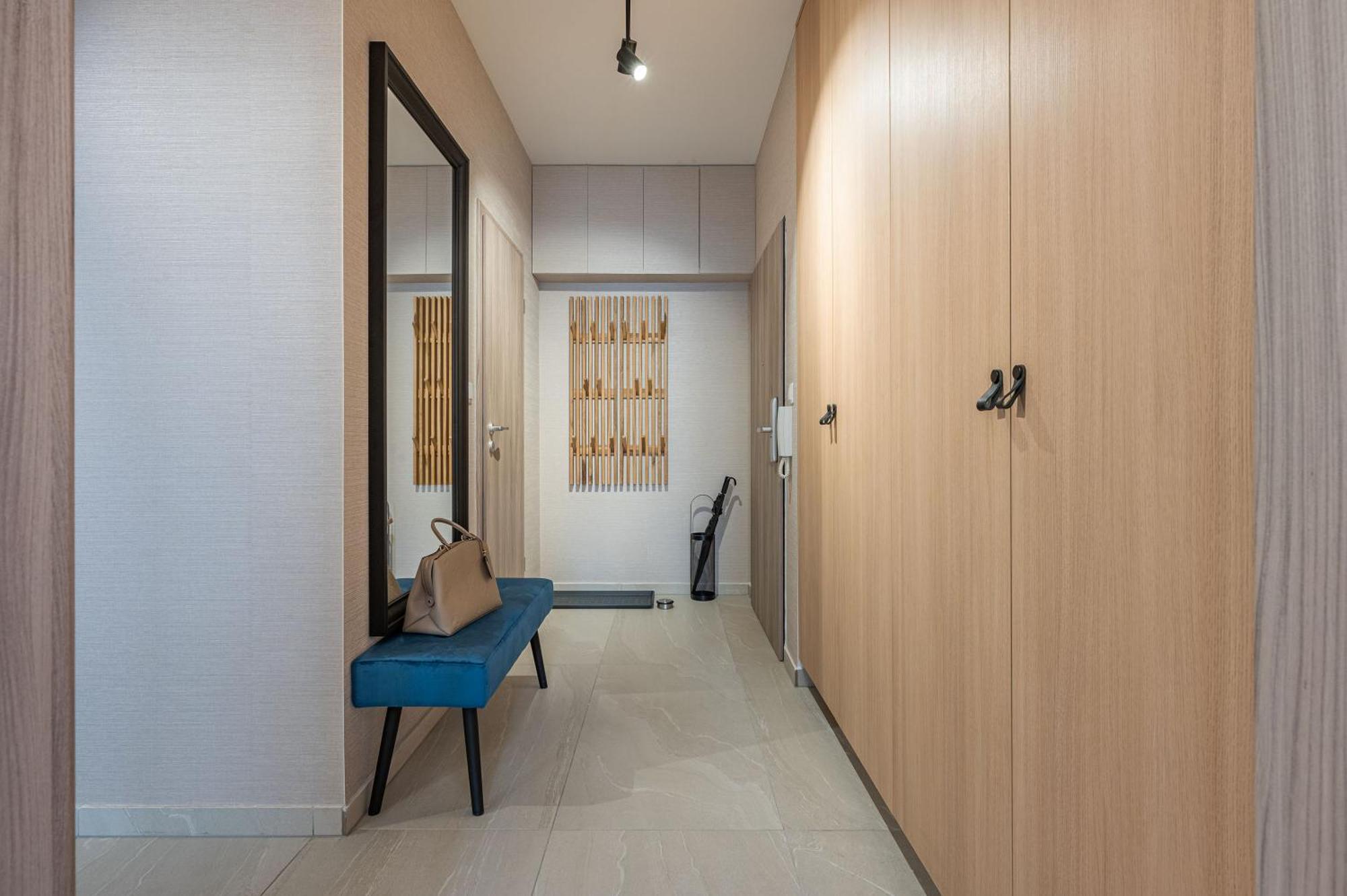 3 Bedroom W Garage And Balcony Appartement *