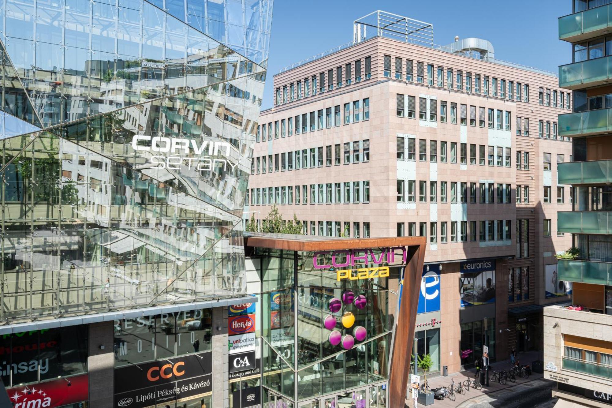 Corvin 5 Stars Luxury With Free Parking * Budapest