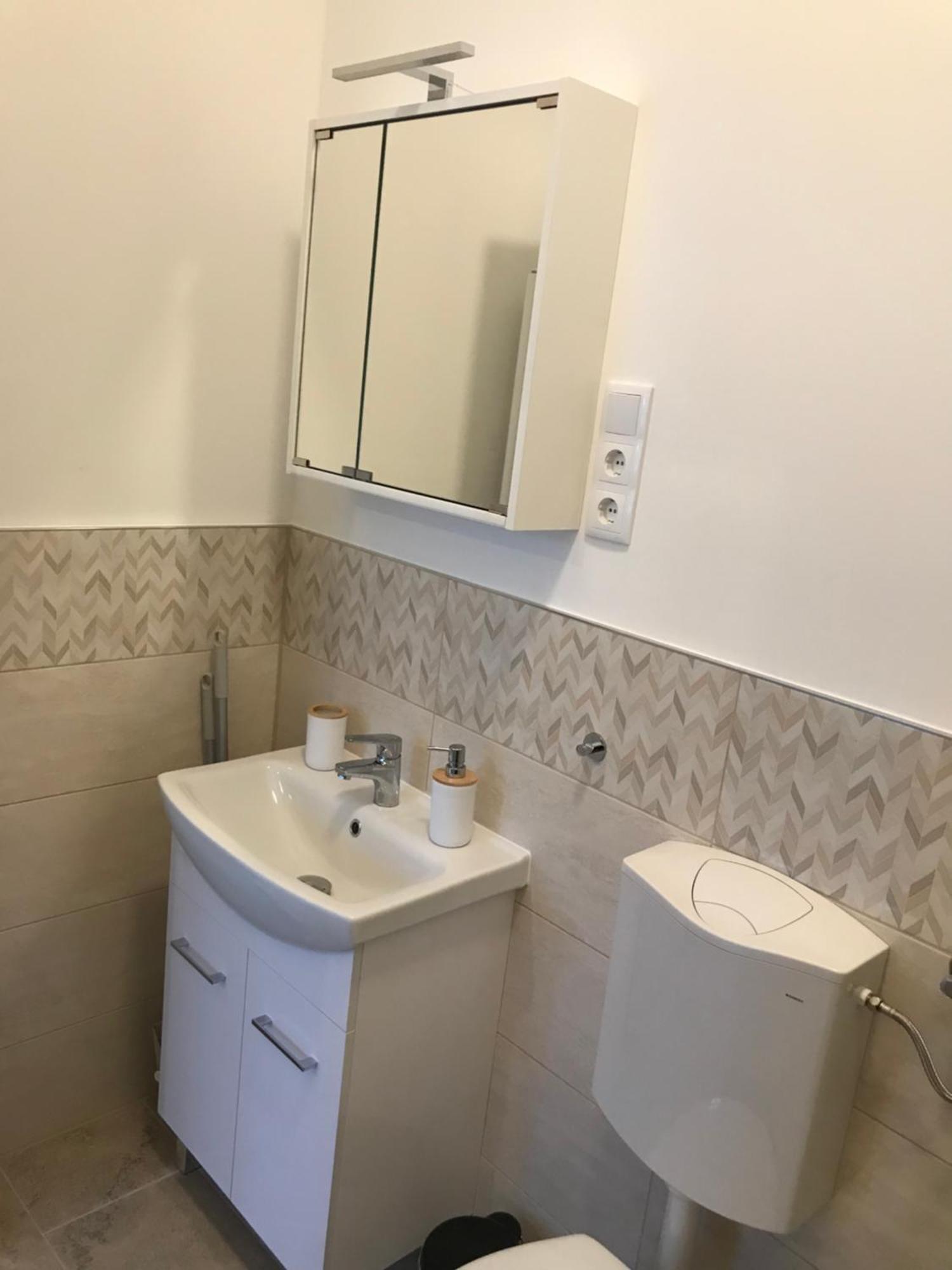 A Lovley Newly Decorated Fully Equipped Walking Distance To The Park Where Will Find The World Famous Szechenyi Thermal Bath Spa, Museums , And The Capital Circus , Ac, Smart Tv, High Speed Internet Budapest