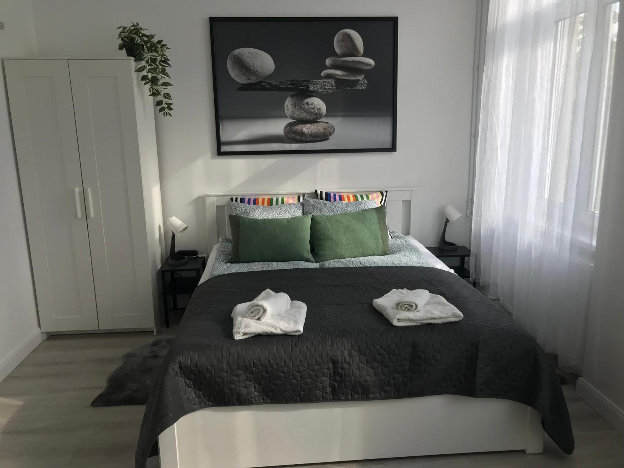 Beautiful Newly Refurbished Studio,fully Equipped Walking Distance To The Park Where Will Find The World Famous Szechenyi Thermal Bath Spa, Museums , And The Capital Circus , Ac, Smart Tv, High Speed Internet Budapest