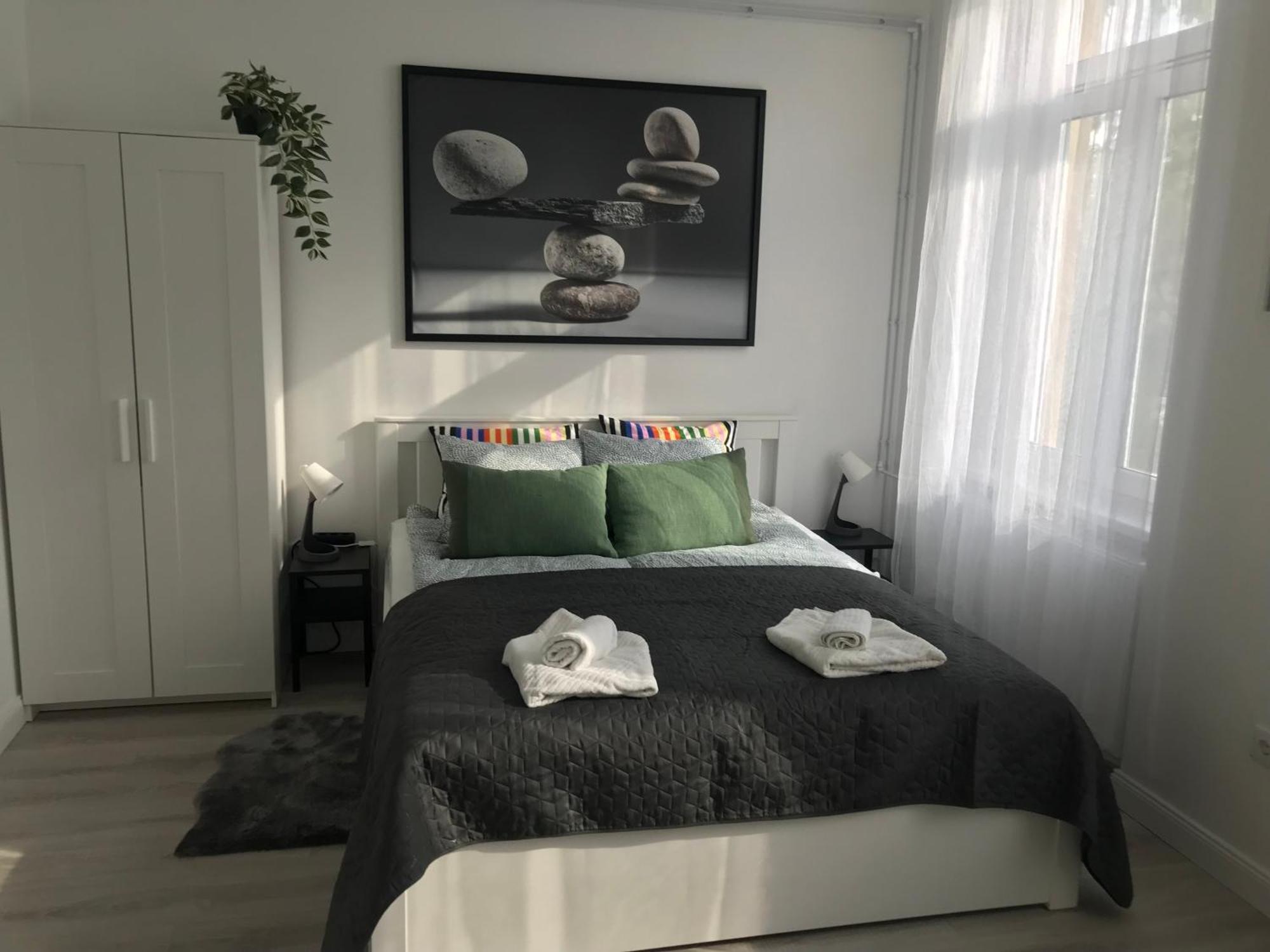 Beautiful Newly Refurbished Studio,fully Equipped Walking Distance To The Park Where Will Find The World Famous Szechenyi Thermal Bath Spa, Museums , And The Capital Circus , Ac, Smart Tv, High Speed Internet Budapest