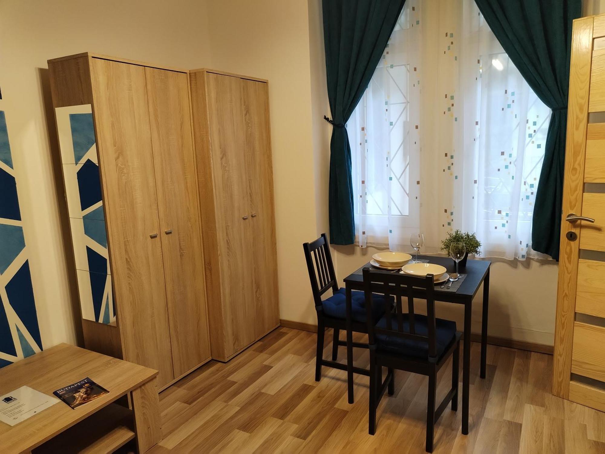 Blueroom - 15-minute Walk From Danube Apartment
