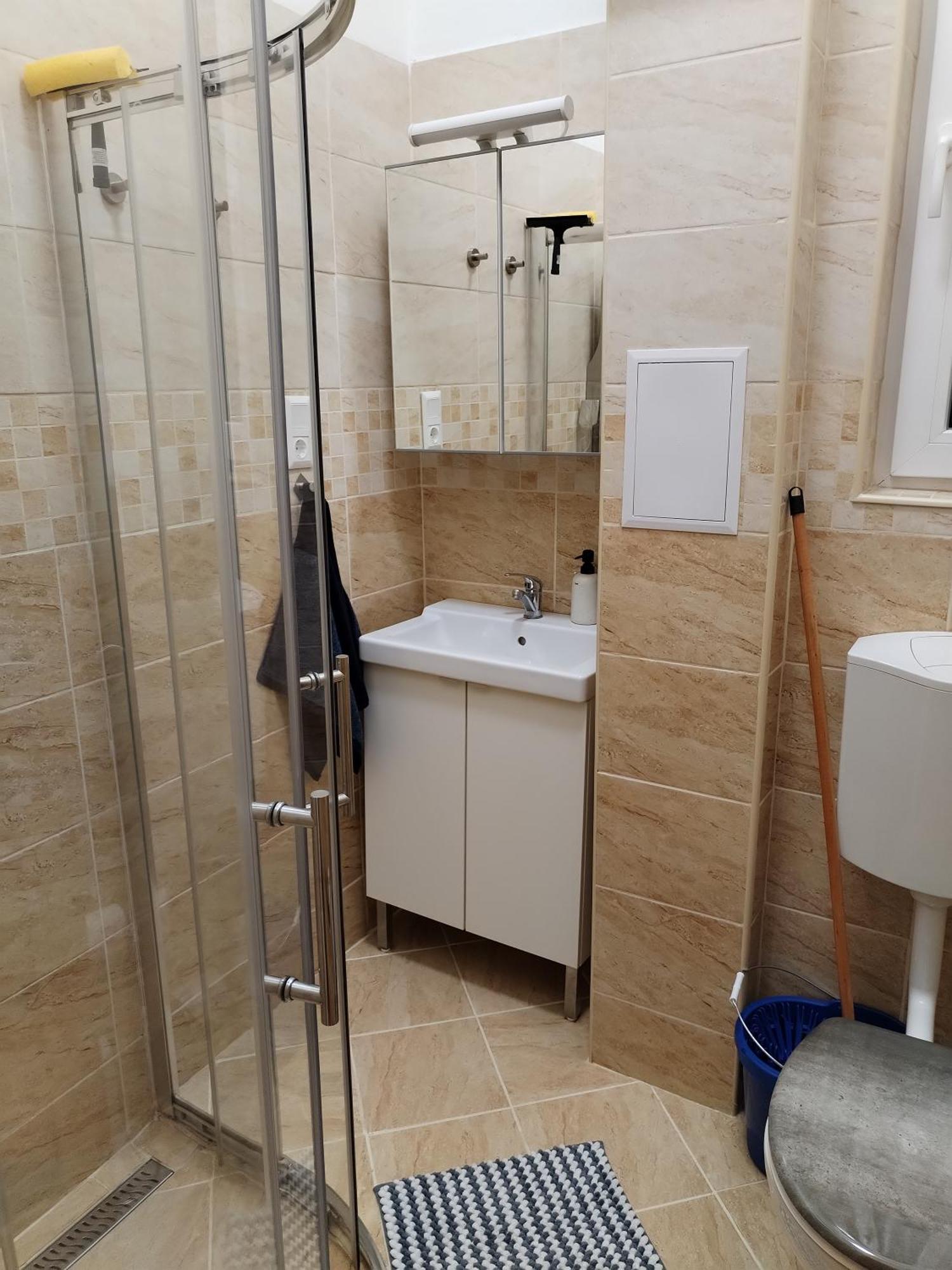 Blueroom - 15-minute Walk From Danube Apartman *