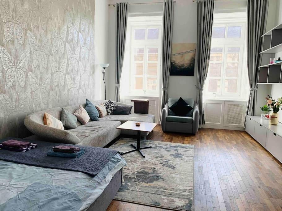 Luxury Flat In Downtown With Free Parking Lägenhet Budapest