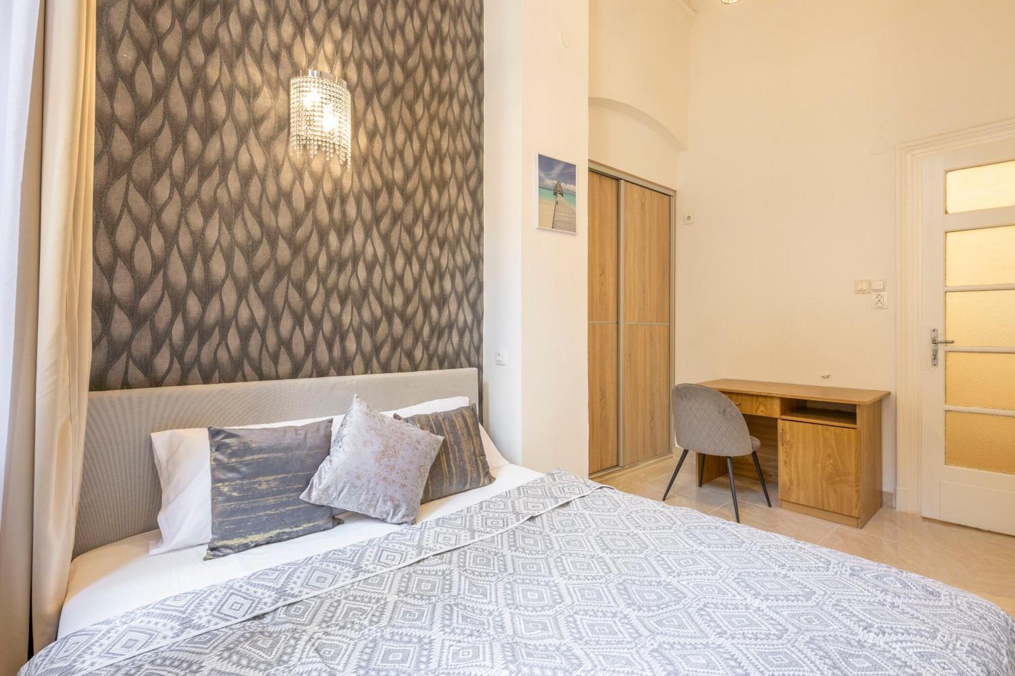Cozy & Homy In The Heart Of Apartment Budapest
