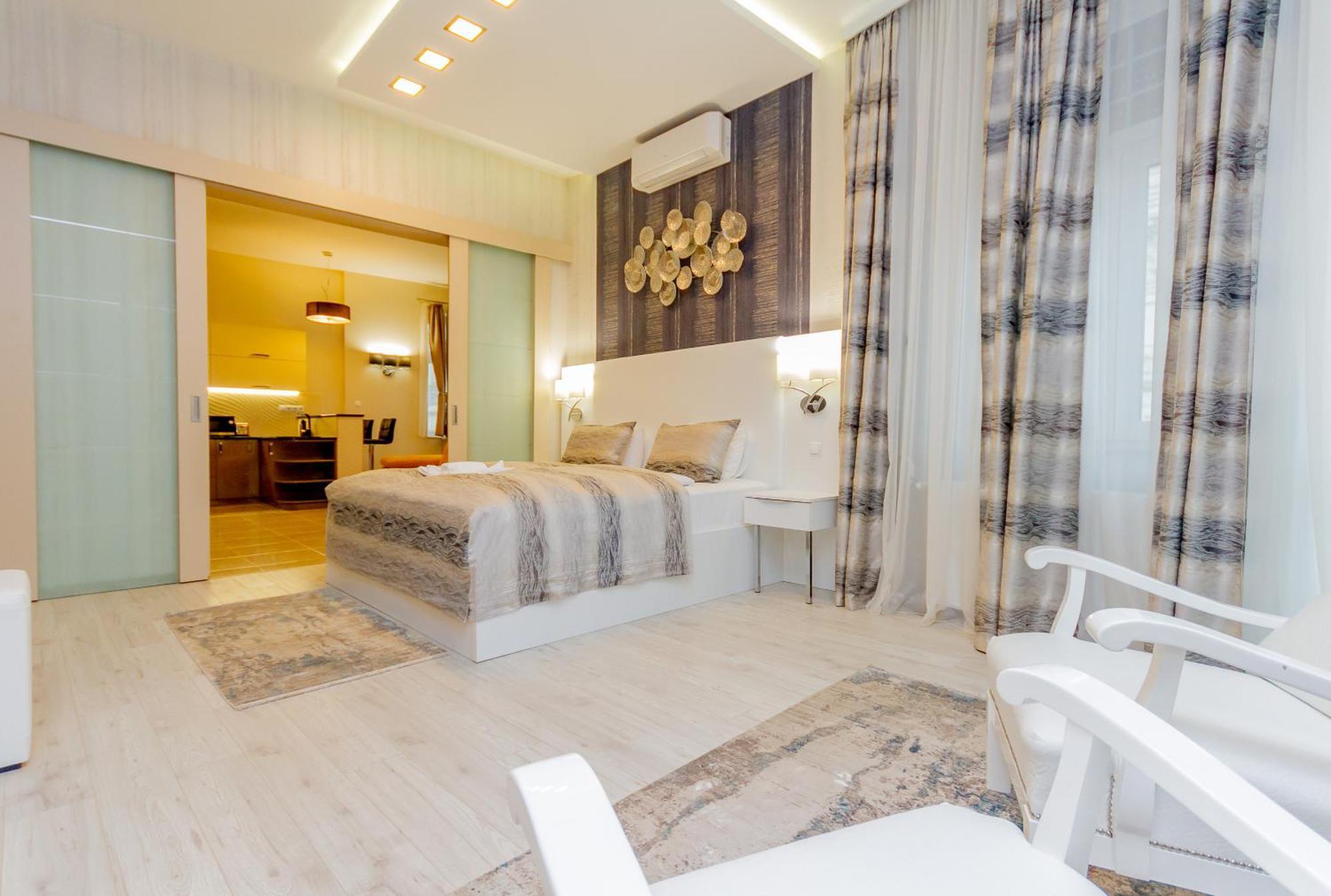 Luxury With Balcony And Sauna *