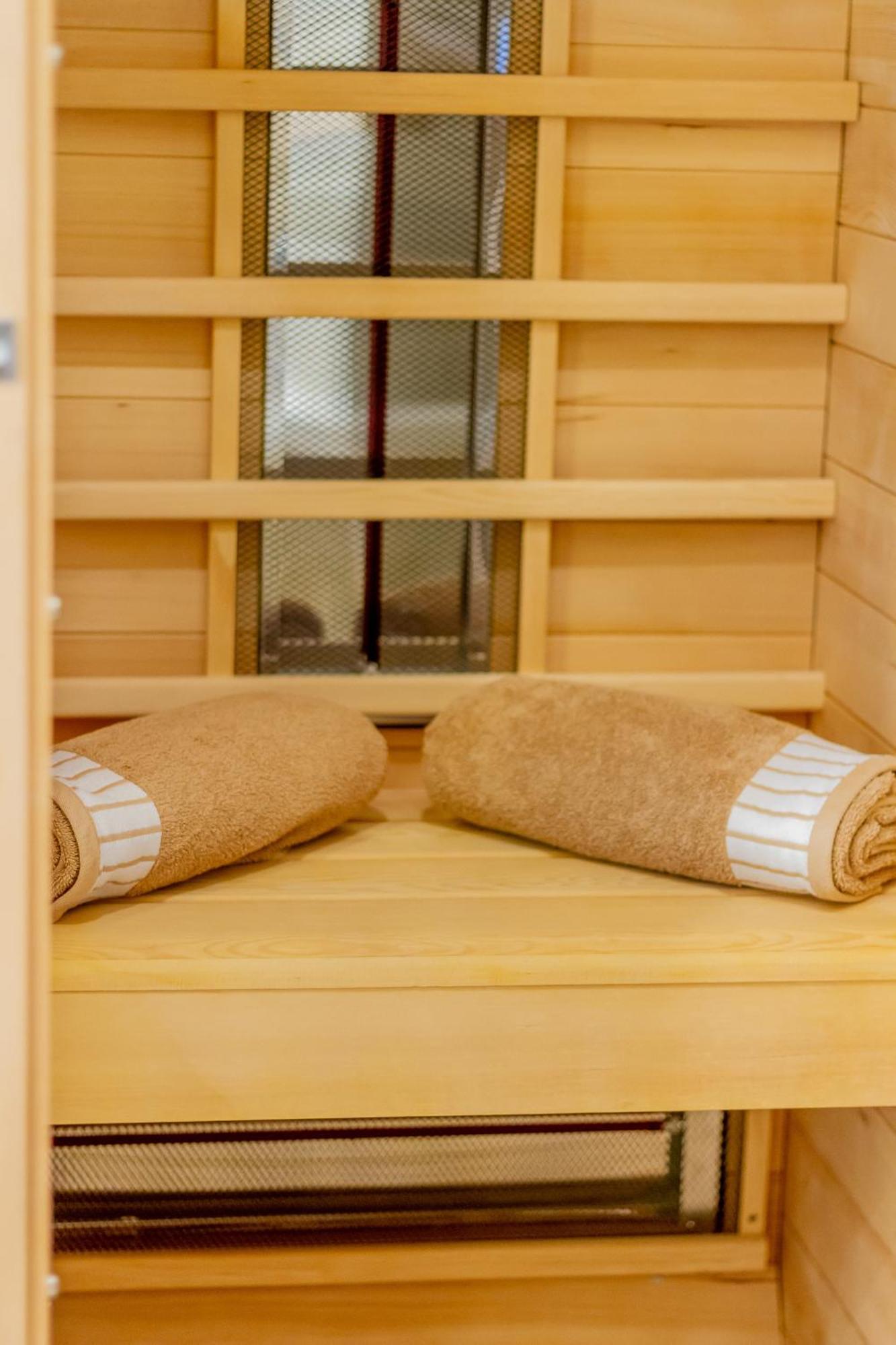 Luxury With Balcony And Sauna Lägenhet