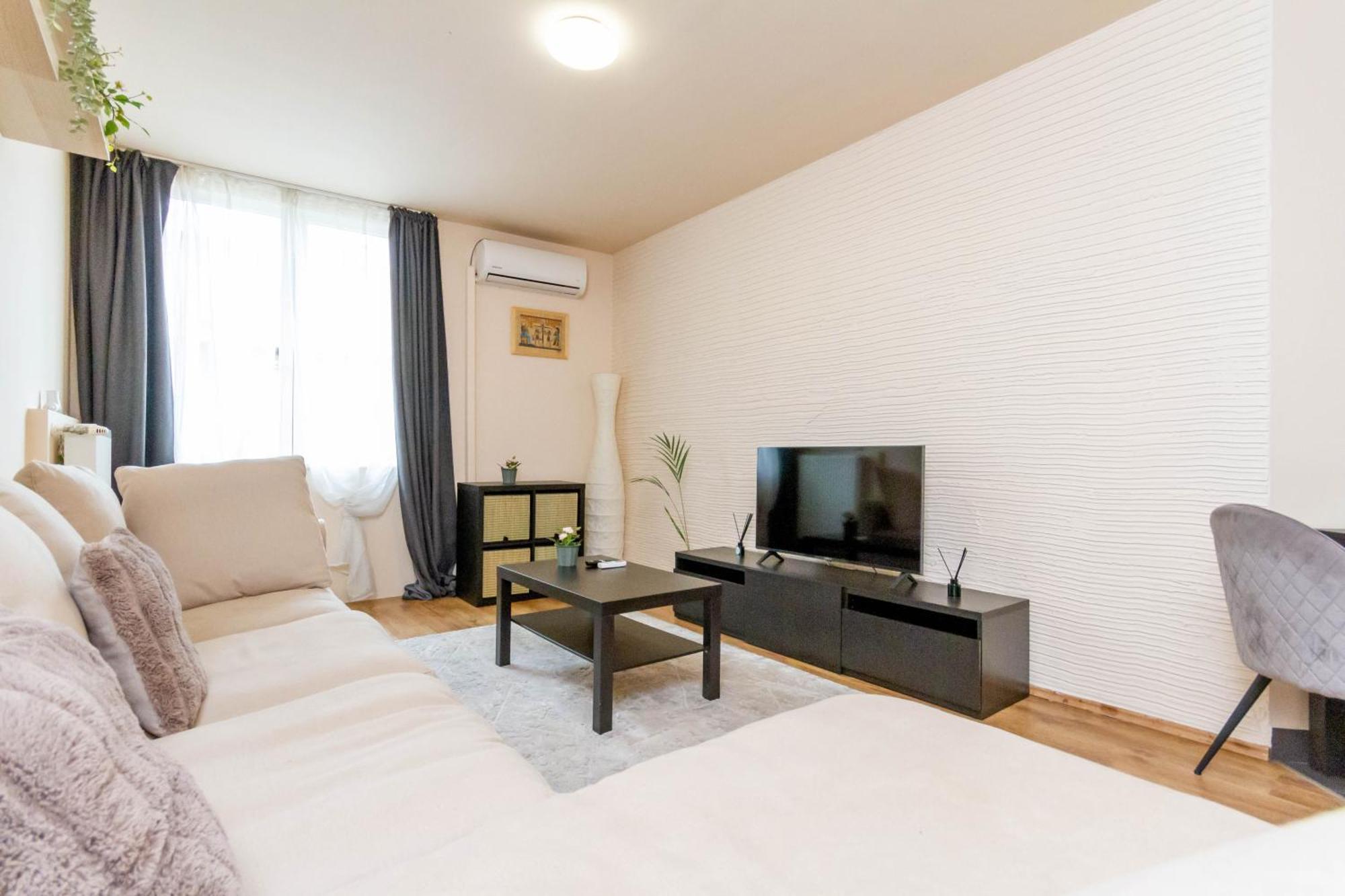 Modern Comfort In Jozsef Street By Nw Apartment